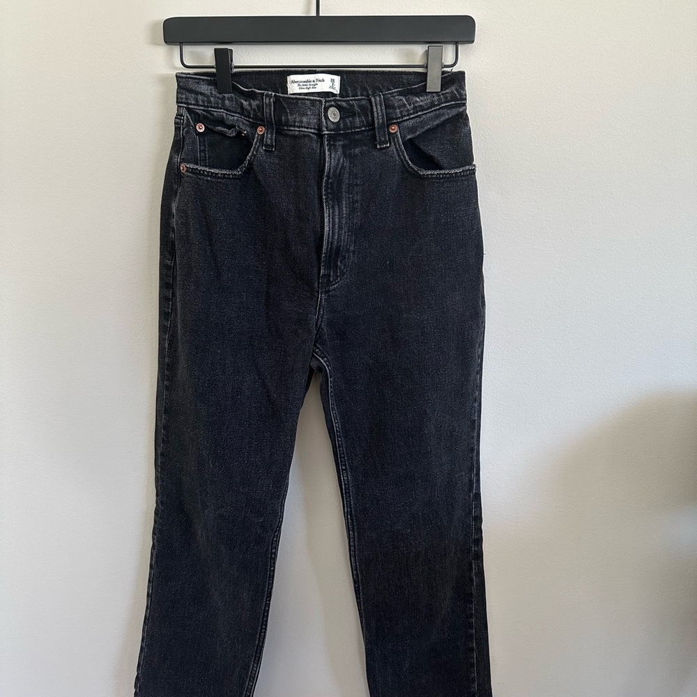 Abercrombie Ankle Straight Ultra High Rise Black Denim Jeans Women’s size 2r